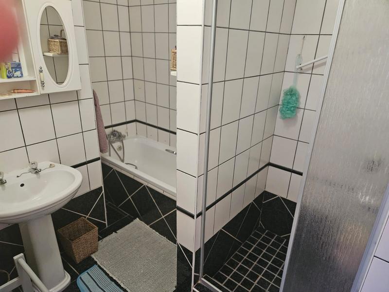 2 Bedroom Property for Sale in Heiderand Western Cape